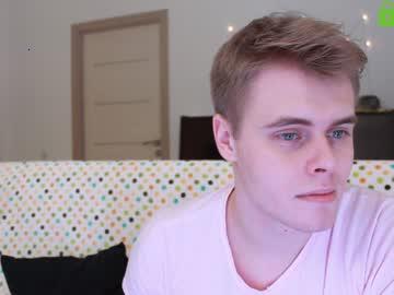 a_p_o_l_l_o chaturbate