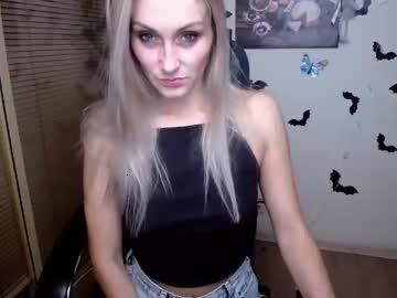 blondekiki chaturbate