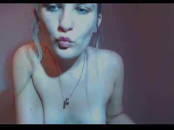 blueeyes_whitedragon chaturbate