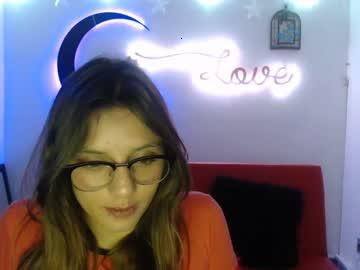 elly_golden chaturbate