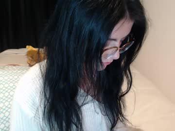 holly_bunny321 chaturbate