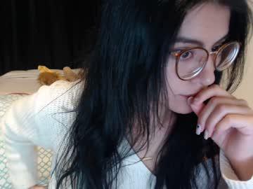 holly_bunny321 chaturbate