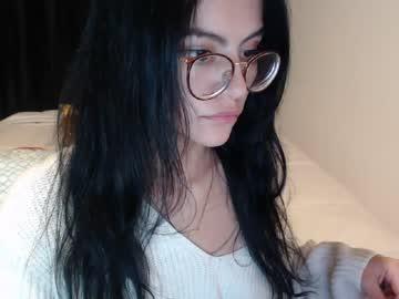 holly_bunny321 chaturbate