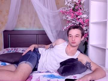 julian_muffin chaturbate