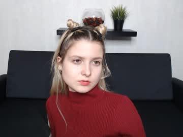 julie_holiday chaturbate