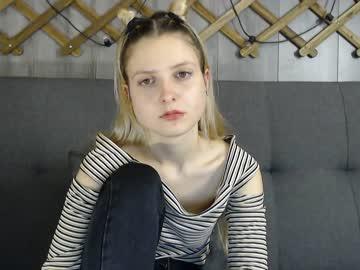 julie_holiday chaturbate