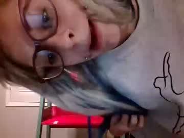 lillydesigner chaturbate