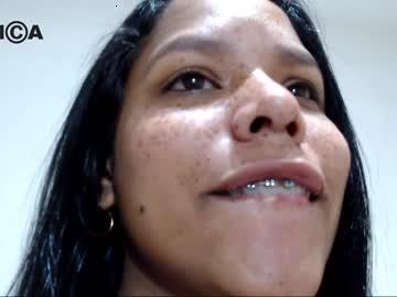 mirandaafrecklees chaturbate