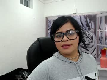 sexymoonlatina chaturbate