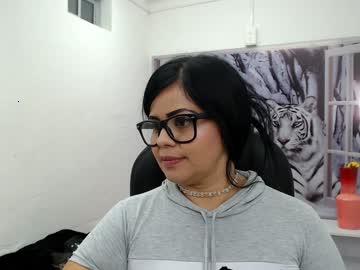 sexymoonlatina chaturbate