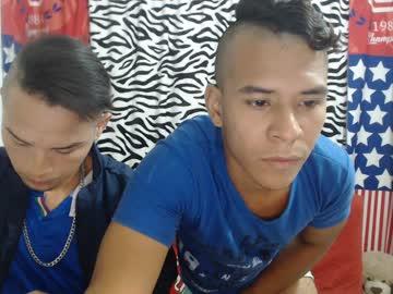 two_hot_guysx chaturbate