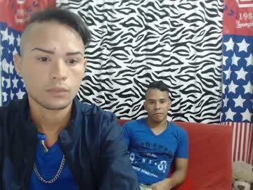 two_hot_guysx chaturbate