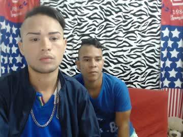 two_hot_guysx chaturbate