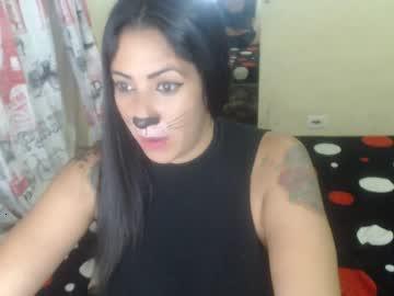 vickyhot23 chaturbate